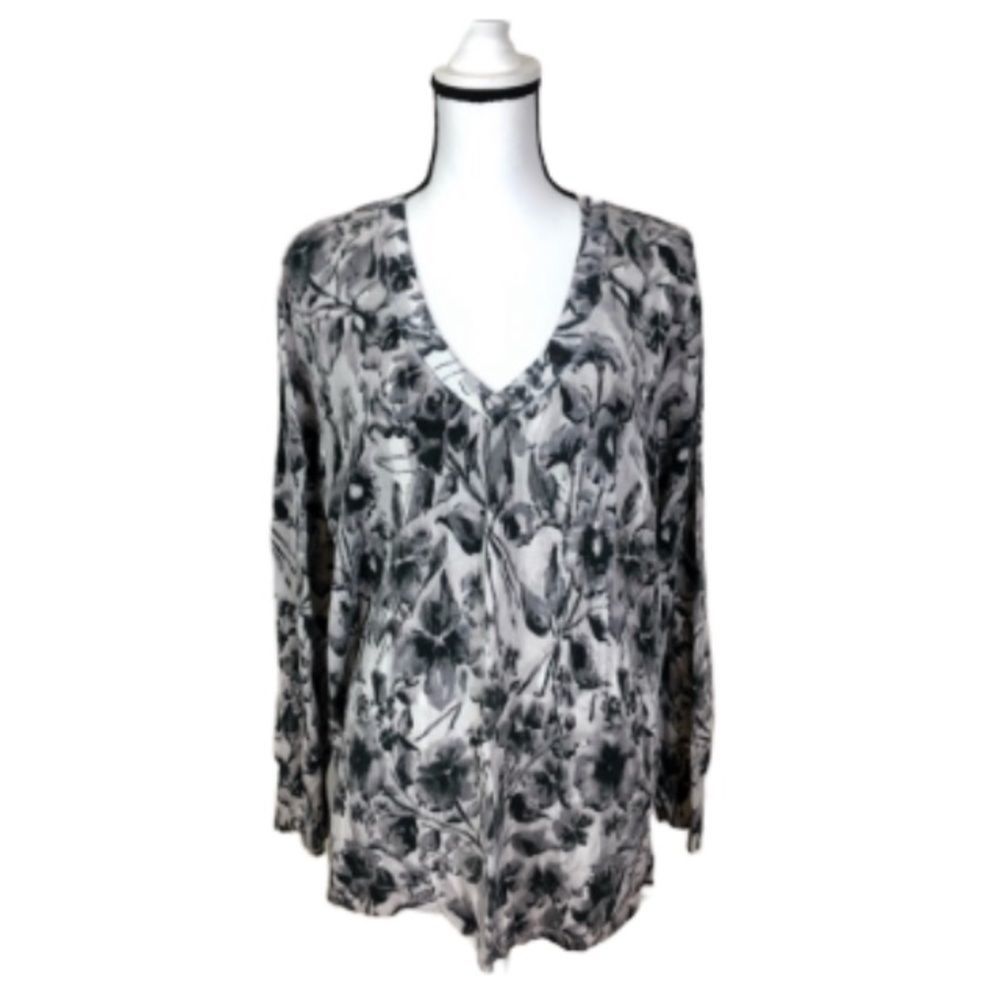 🛍 Lane Bryant Floral sweater tunic